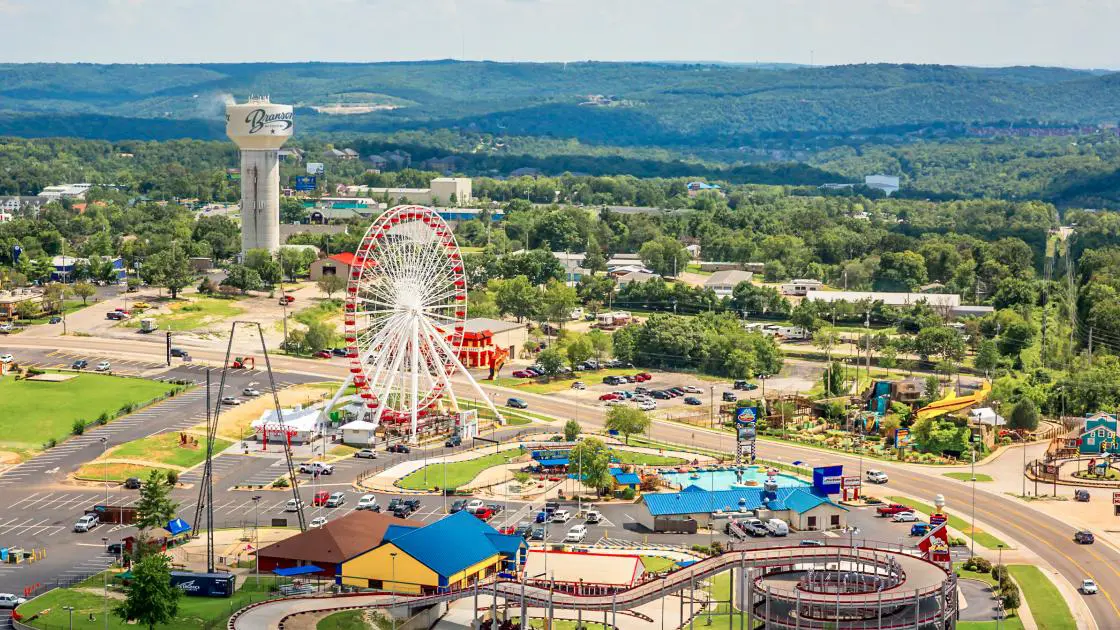 branson_entertainment_district_1